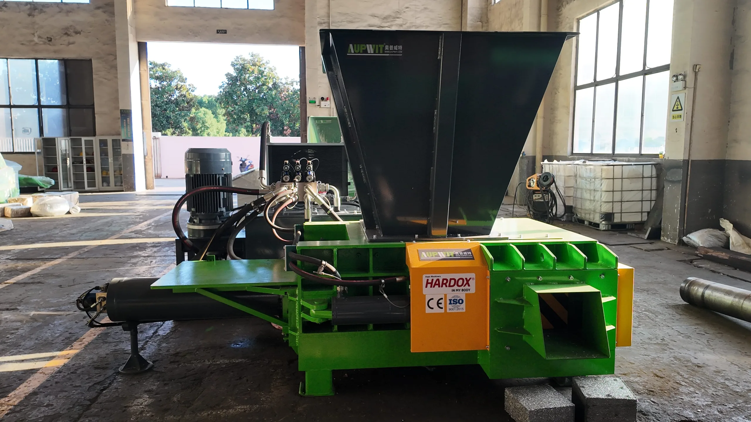 Y81PTZ-160 Fully Automatic Metal Baler Successfully Shipped to Spain