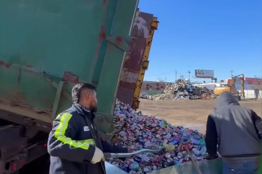 Y81PTZ Metal Baler Operating in South Carolina Recycling Center